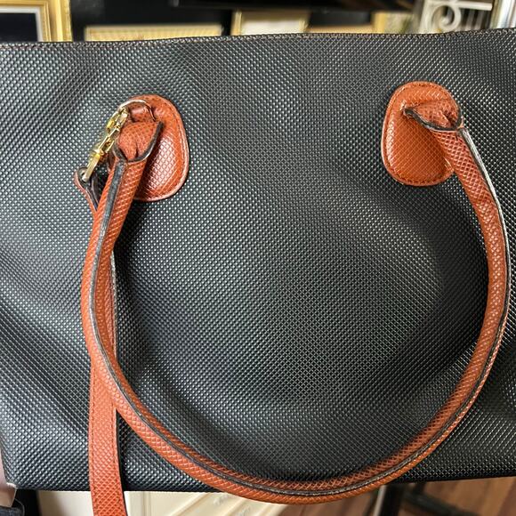 Vintage Bottega Veneta Leather Crossbody Bag - Picture 9 of 15